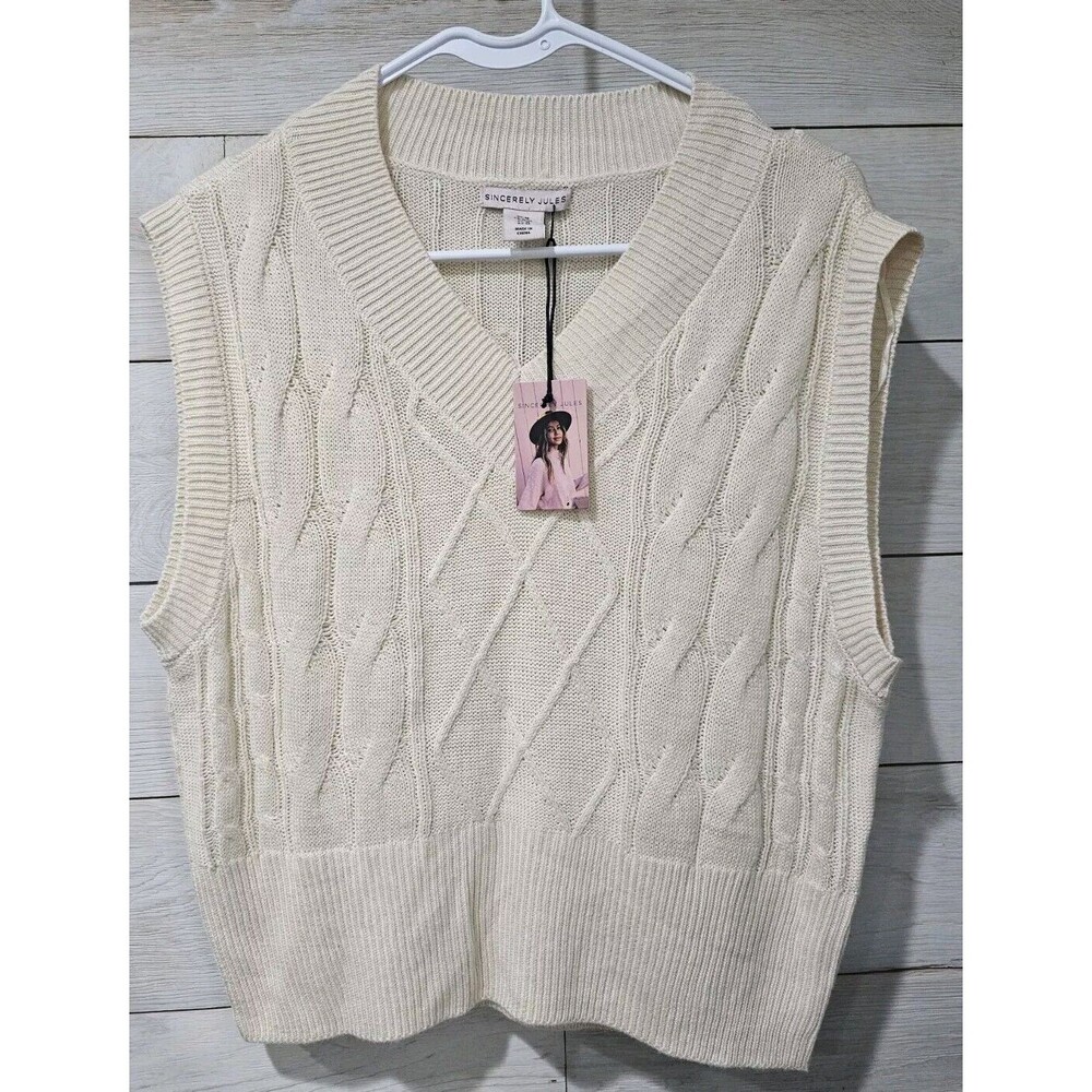 NWT Sincerely Jules Ivory Cream Cropped Cable Knit Sweater Vest Size MEDIUM